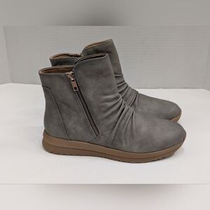 NEW Baretraps Women's 6 Taupe Ankle Bootie Boots Zip Lightweight Fiera